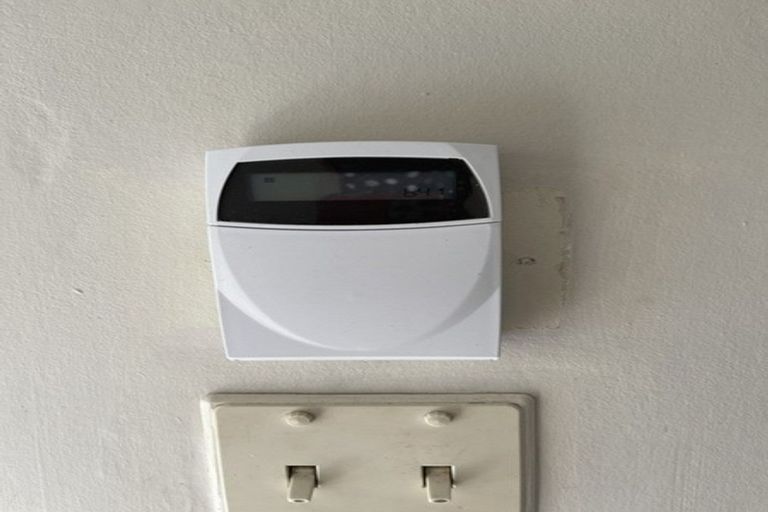 Photo of property in 68 Lake Road, Northcote, Auckland, 0627