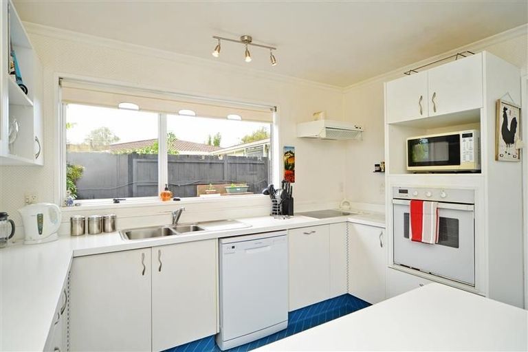 Photo of property in 17 Caulfield Place, Awapuni, Palmerston North, 4412