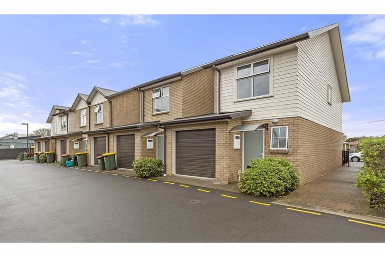 Photo of property in 11 Chiefs Court, Hamilton East, Hamilton, 3216