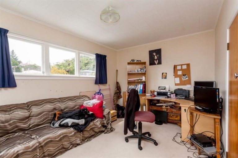 Photo of property in 18 Beaumont Crescent, Frankleigh Park, New Plymouth, 4310