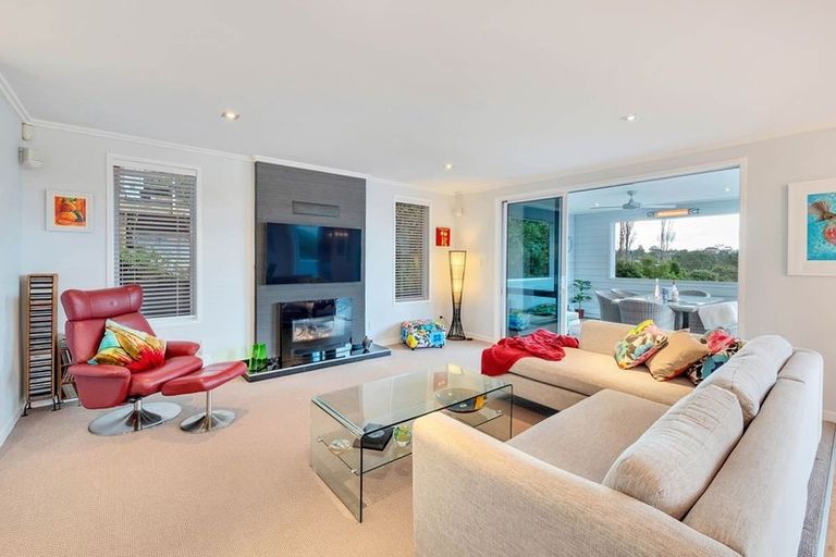 Photo of property in 68 Exmouth Road, Northcote, Auckland, 0627