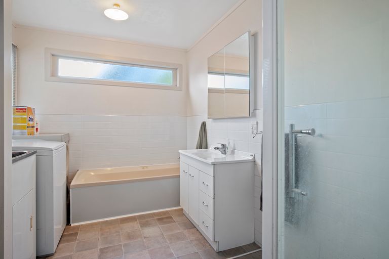 Photo of property in 66 Mclarin Road, Glenbrook, Waiuku, 2681