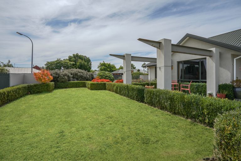 Photo of property in 1 Appleton Place, Woodend, 7610