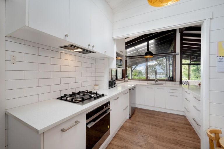 Photo of property in 32 Riverview Road, Panmure, Auckland, 1072