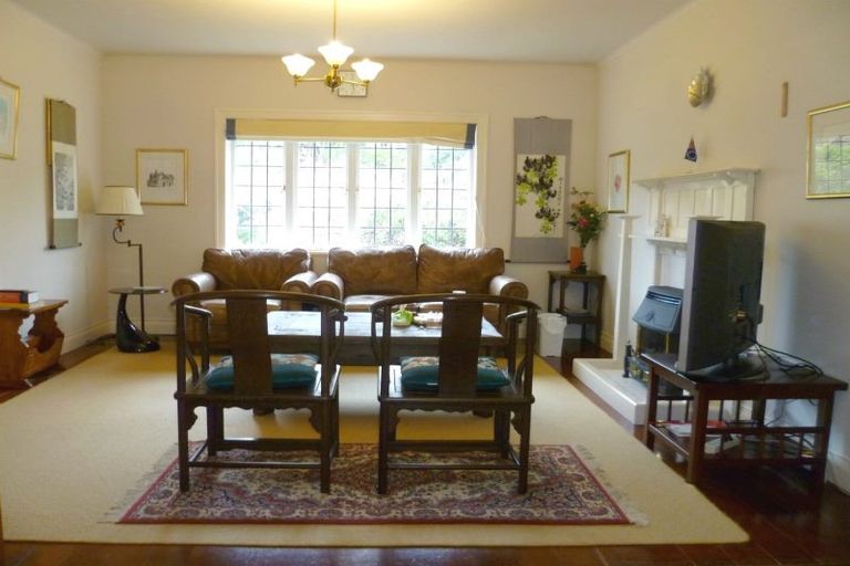 Photo of property in 11 Glen Road, Kelburn, Wellington, 6012