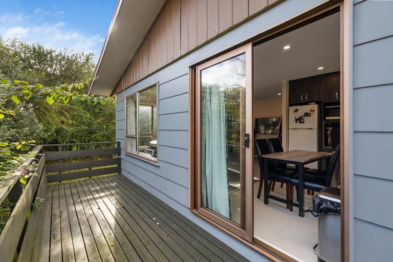 Photo of property in 2 Metcalfe Road, Henderson, Auckland, 0610