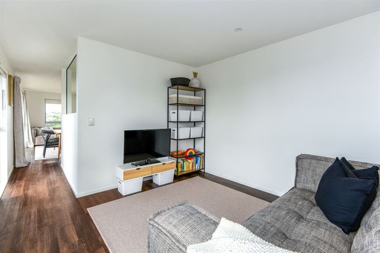 Photo of property in 82 Mount Pleasant Road, Mount Pleasant, Christchurch, 8081