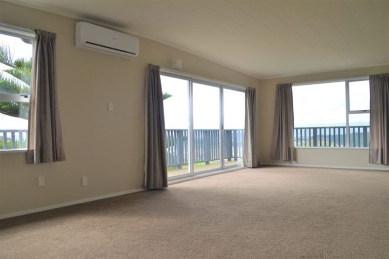 Photo of property in 10 Laurent Place, Kingston, Wellington, 6021