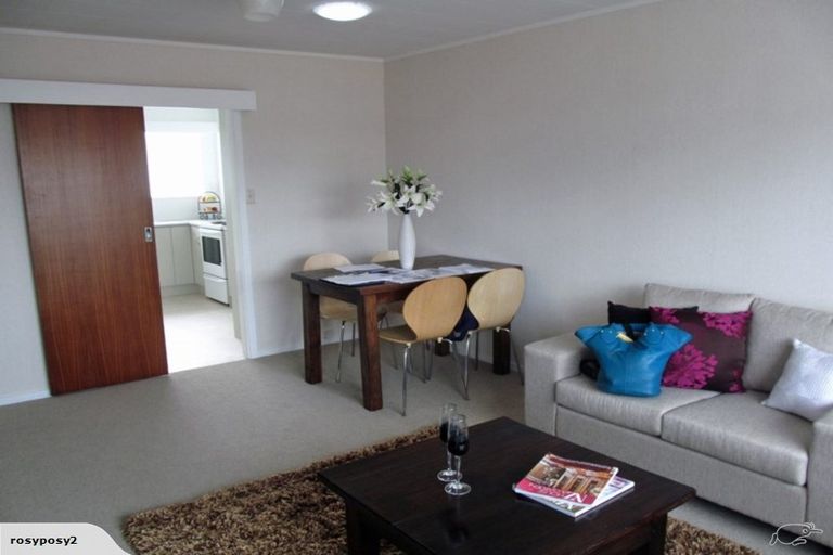 Photo of property in 4/7 Davies Street, Tawa, Wellington, 5028