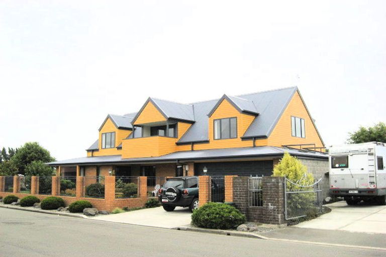 Photo of property in 1 Seascape Gardens, Bromley, Christchurch, 8062