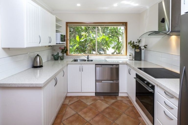 Photo of property in 58 Vivian Wilson Drive, Eastern Beach, Auckland, 2012