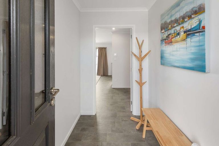 Photo of property in 28 Magnolia Crescent, Tawhero, Whanganui, 4501