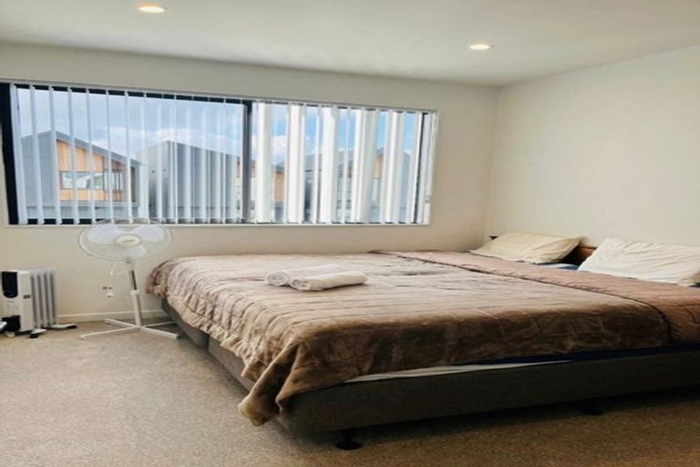 Photo of property in 2 Porowha Road, Westgate, Auckland, 0814