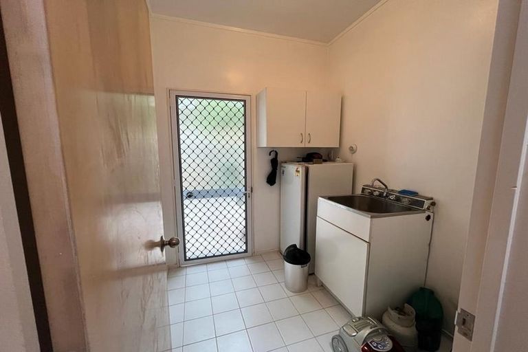 Photo of property in 2/58 Clovelly Road, Bucklands Beach, Auckland, 2012