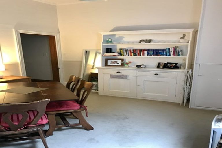 Photo of property in 194 Oriental Parade, Oriental Bay, Wellington, 6011