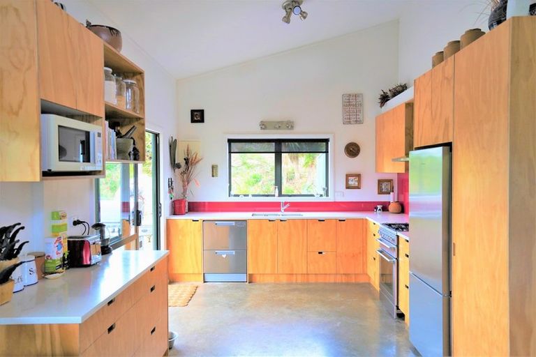 Photo of property in 747 Three Mile Bush Road, Ruatangata West, Kamo, 0185