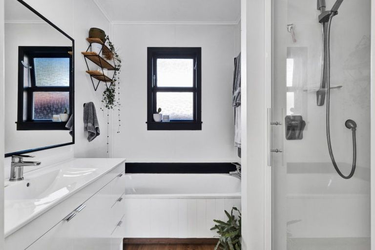 Photo of property in 51 Parsons Street, Vogeltown, New Plymouth, 4310