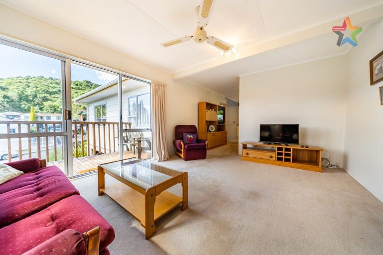 Photo of property in 11 Mokopuna Grove, Stokes Valley, Lower Hutt, 5019