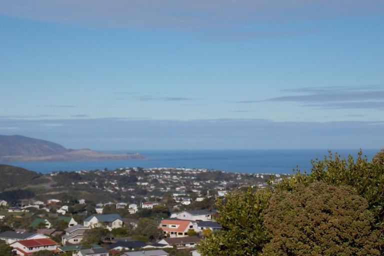 Photo of property in 107 Ashton Fitchett Drive, Brooklyn, Wellington, 6021