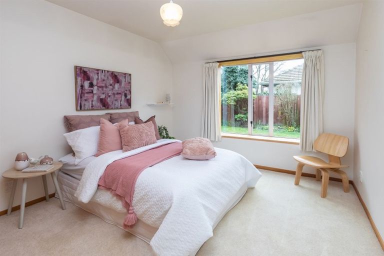 Photo of property in 255 Avonhead Road, Avonhead, Christchurch, 8042