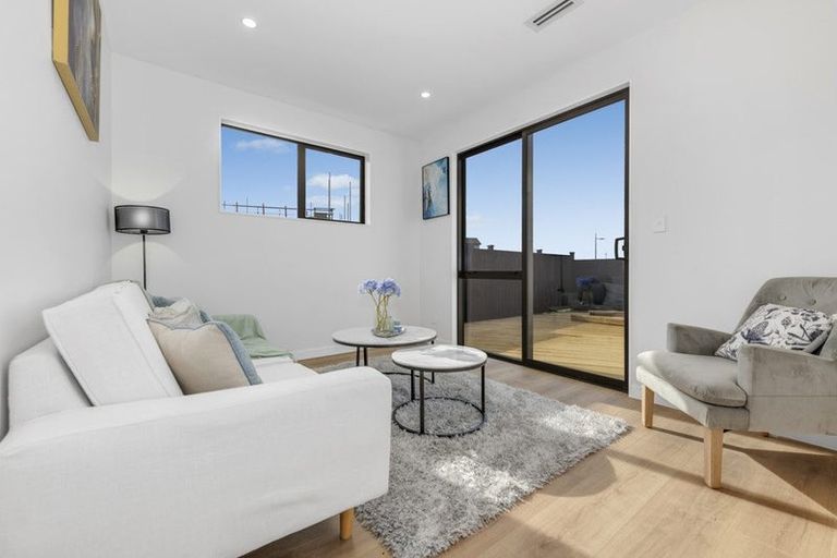 Photo of property in 13 Catalina Avenue, Rosehill, Papakura, 2113