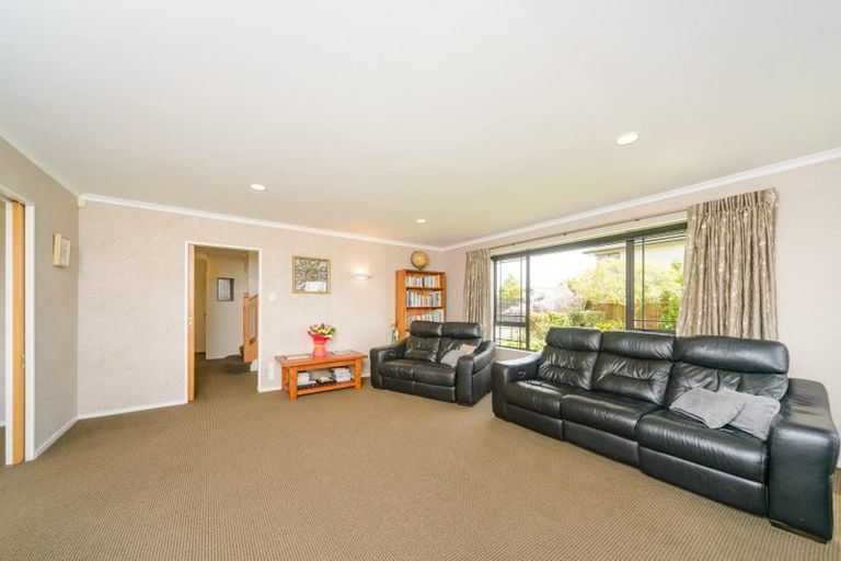 Photo of property in 189 Ruapehu Drive, Fitzherbert, Palmerston North, 4410