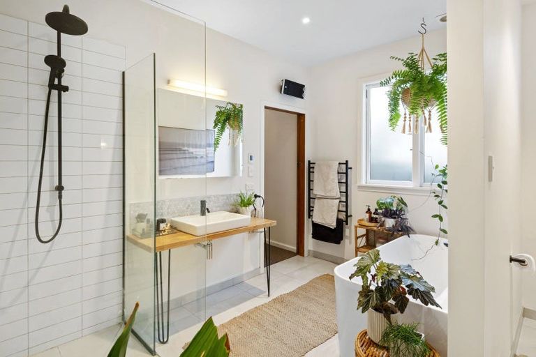 Photo of property in 121 Nayland Street, Sumner, Christchurch, 8081