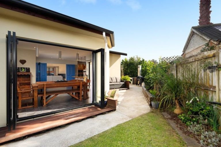 Photo of property in 22 Madeleine Terrace, Papamoa Beach, Papamoa, 3118