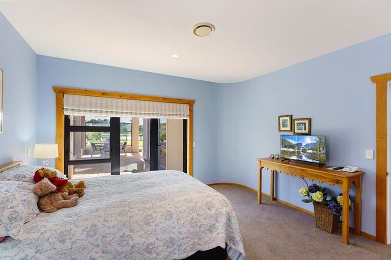 Photo of property in 7 Marewa Place, Waikanae Beach, Waikanae, 5036