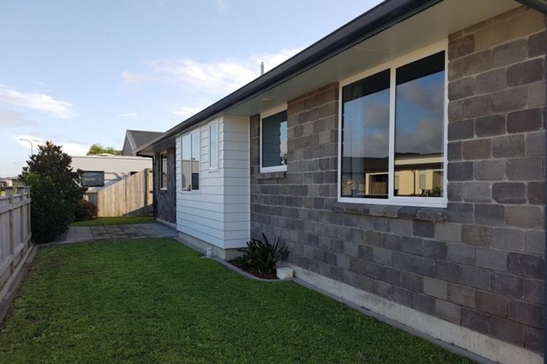 Photo of property in 56 Te Kio Crescent, Papamoa Beach, Papamoa, 3118