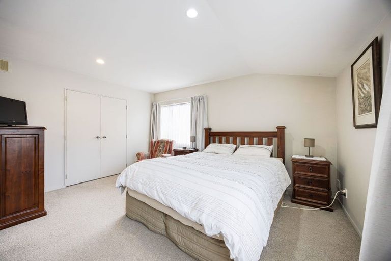 Photo of property in 10b Elliston Crescent, Stanmore Bay, Whangaparaoa, 0932