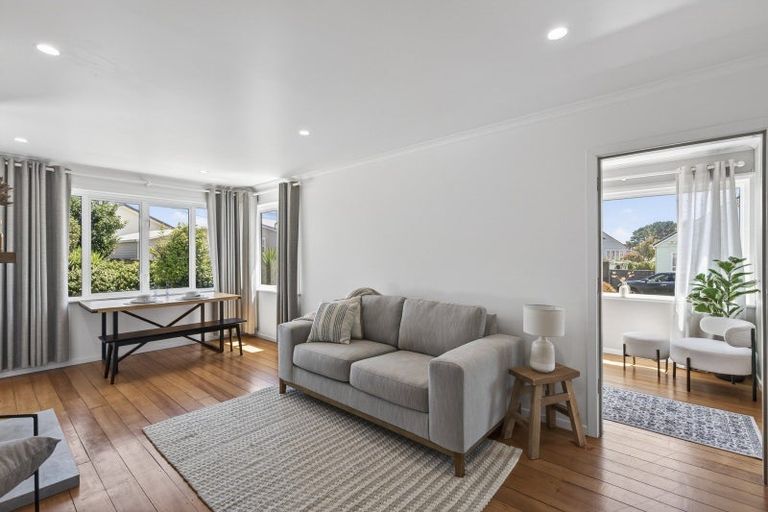 Photo of property in 10 Chard Street, Westown, New Plymouth, 4310