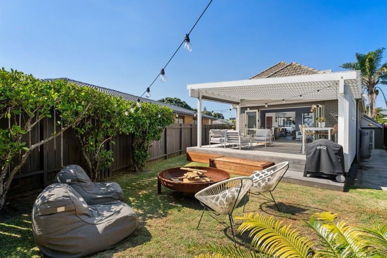 Photo of property in 10 Lee Street, Mount Maunganui, 3116