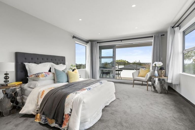 Photo of property in 6a Hanlon Crescent, Narrow Neck, Auckland, 0624