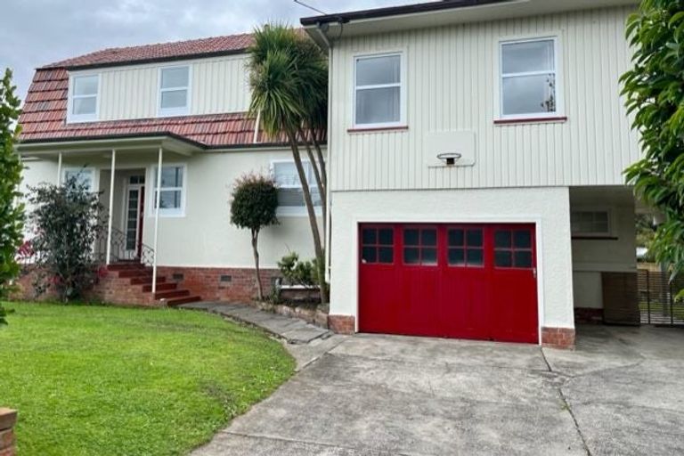 Photo of property in 3 Dickson Crescent, Saint Johns Hill, Whanganui, 4500