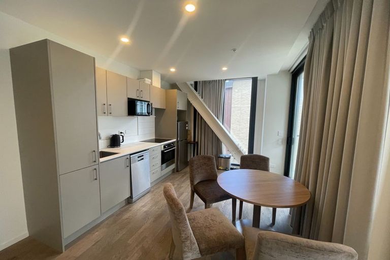 Photo of property in Wyndham Gardens Apartments, 30 Red Oaks Drive, Frankton, Queenstown, 9300