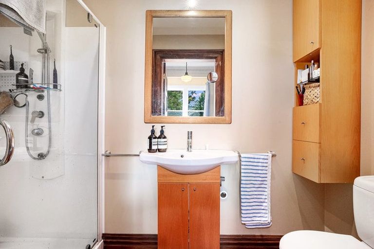 Photo of property in 17 Dover Street, Island Bay, Wellington, 6023