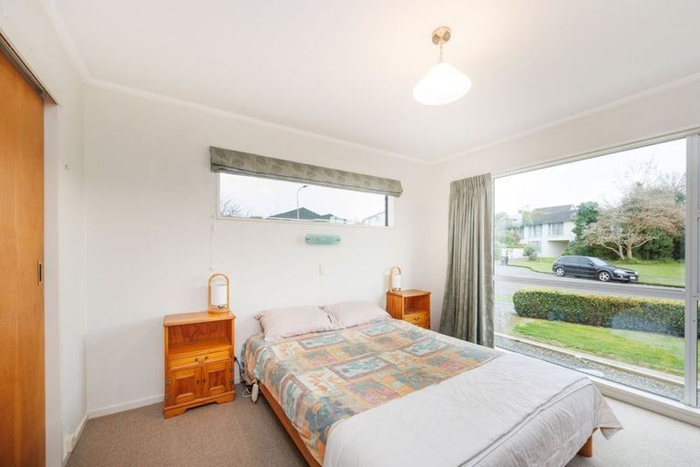Photo of property in 2 Wharite Place, Awapuni, Palmerston North, 4412