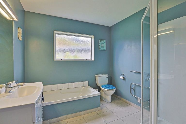 Photo of property in 9 John Ross Place, Kairakau, Havelock North, 4295