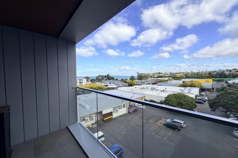 Photo of property in The Victor, 409/4 Bute Road, Browns Bay, Auckland, 0630