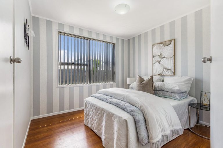 Photo of property in 8 Frostbite Place, Ranui, Auckland, 0612