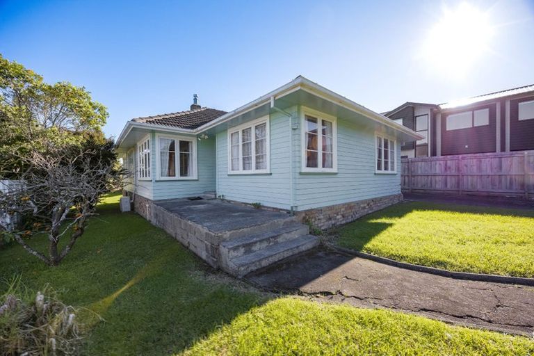 Photo of property in 116 Kervil Avenue, Te Atatu Peninsula, Auckland, 0610