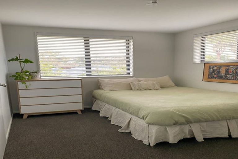 Photo of property in 16a Universal Drive, Henderson, Auckland, 0610