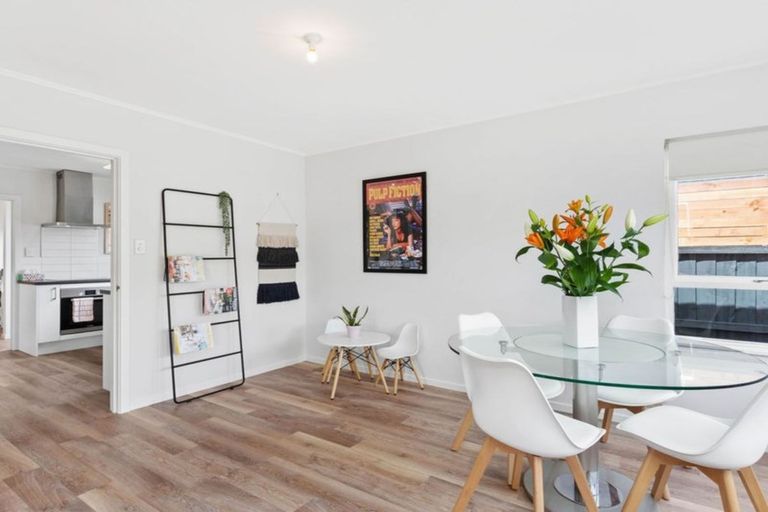 Photo of property in 34 Inwoods Road, Parklands, Christchurch, 8083