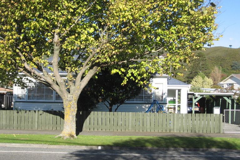 Photo of property in 2/76 Naenae Road, Naenae, Lower Hutt, 5011