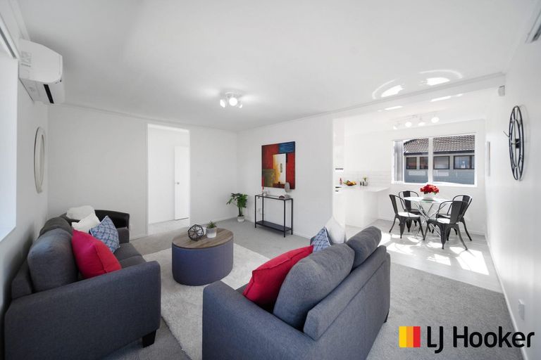 Photo of property in 3/10 Penion Drive, Flat Bush, Auckland, 2023