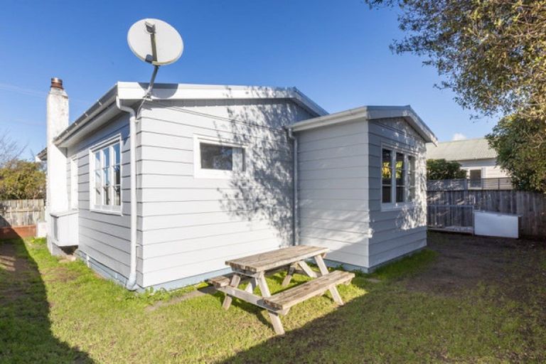 Photo of property in 65 Ferry Road, Clive, 4102