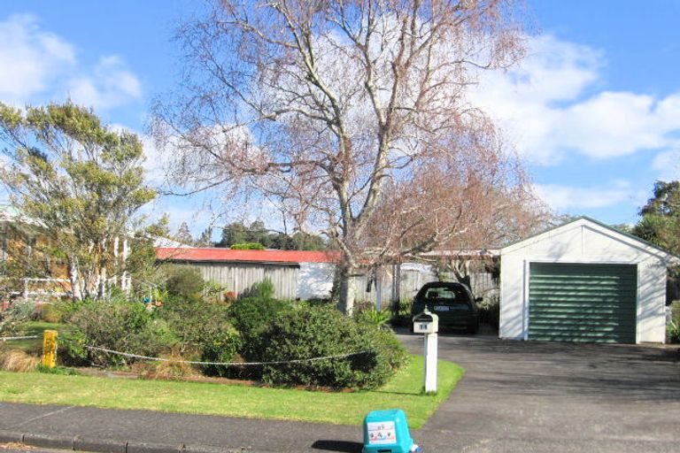 Photo of property in 14 Hill Crescent, Papakura, 2110