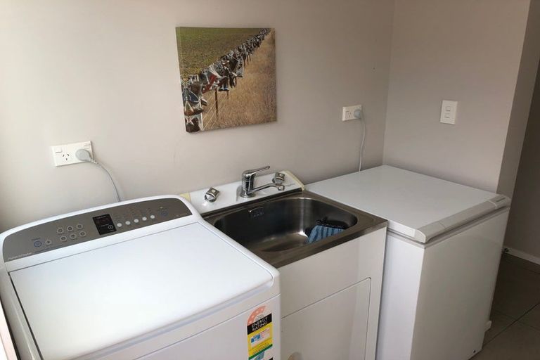 Photo of property in 29 Key West Drive, One Tree Point, 0118