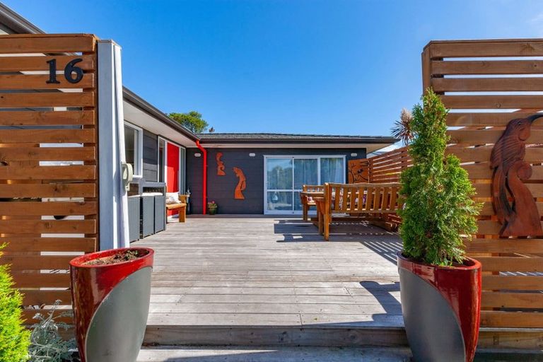 Photo of property in 16 Marshall Avenue, Richmond Heights, Taupo, 3330